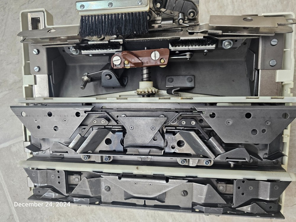 Passap E6000 Knitting Machine Back Rear Lock (Carriage)