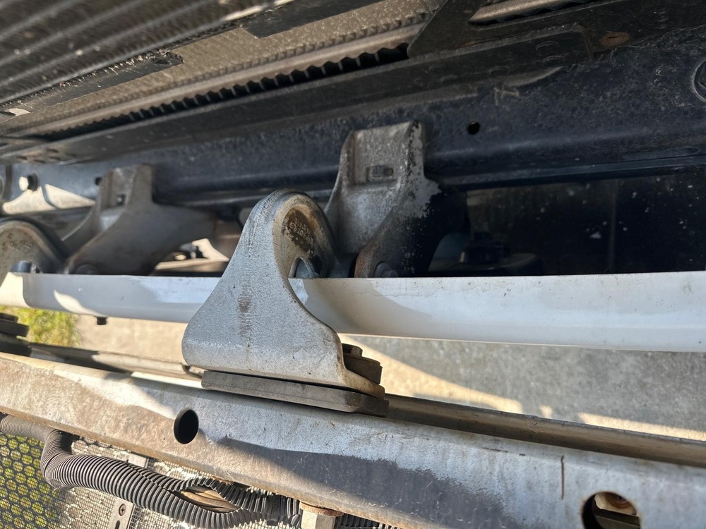 Peterbilt 587 Hood Hinge - Used