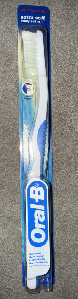 Vintage 2002 Oral B Sensitive Toothbrush Compact 35 Extra Soft