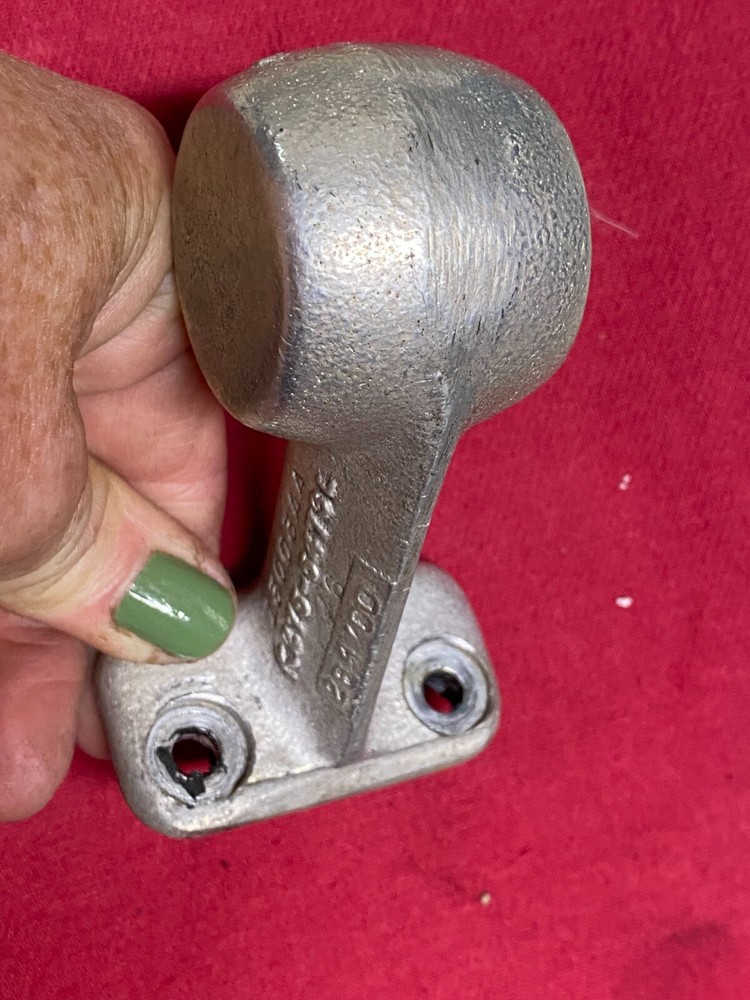 KENWORTH LOWER CAB ACCESS, GRAB HANDLE: BRACKET, MOUNT, SUPPORT K275-5473L