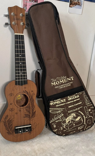 New Tubbo Moment Ukelele + Case, Dream SMP, Minecraft