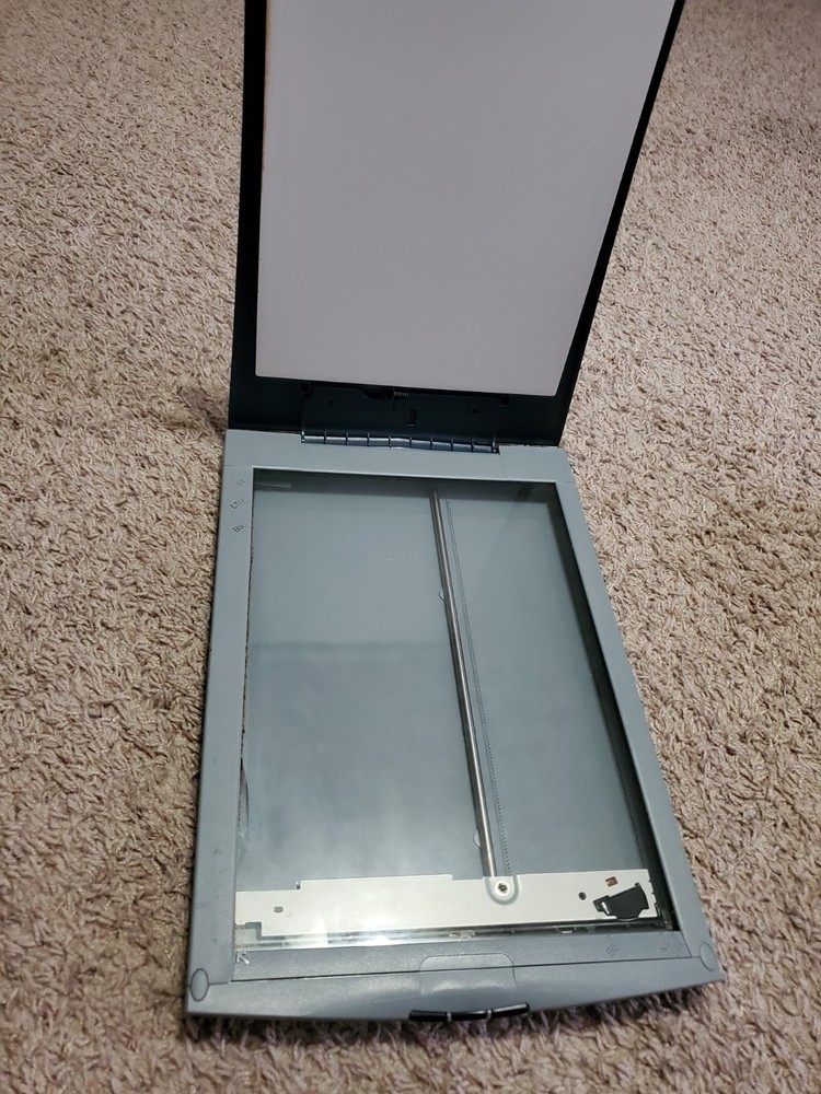 Canon CanoScan Lide 20 Flatbed Scanner Untested, No Cords