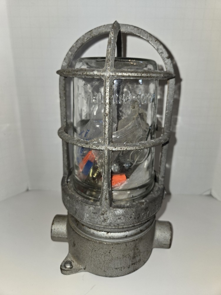 APPLETON FORM 100 EXPLOSION PROOF LIGHT W/ CAGE And GLOBE