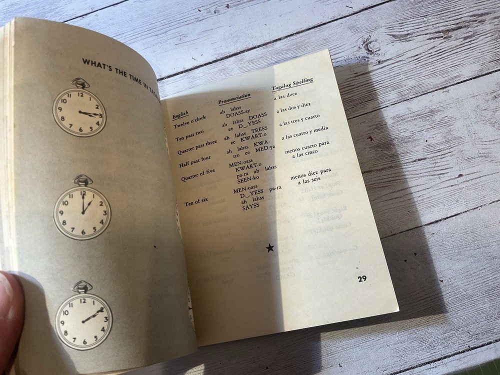 ORIGINAL WWII US SOLDIERS TAGALOG LANGUAGE GUIDE BOOK WITH NOTES 1944
