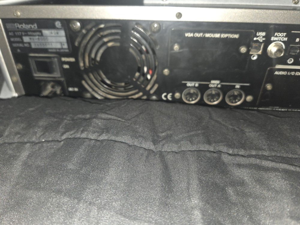 Roland MV-8000 Production Studio Sampler MIDI Sequencer Workstation