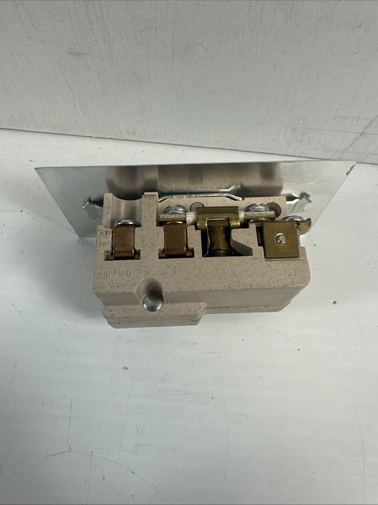 FHP MANUAL STARTER 2510FO2 Square D Gently used