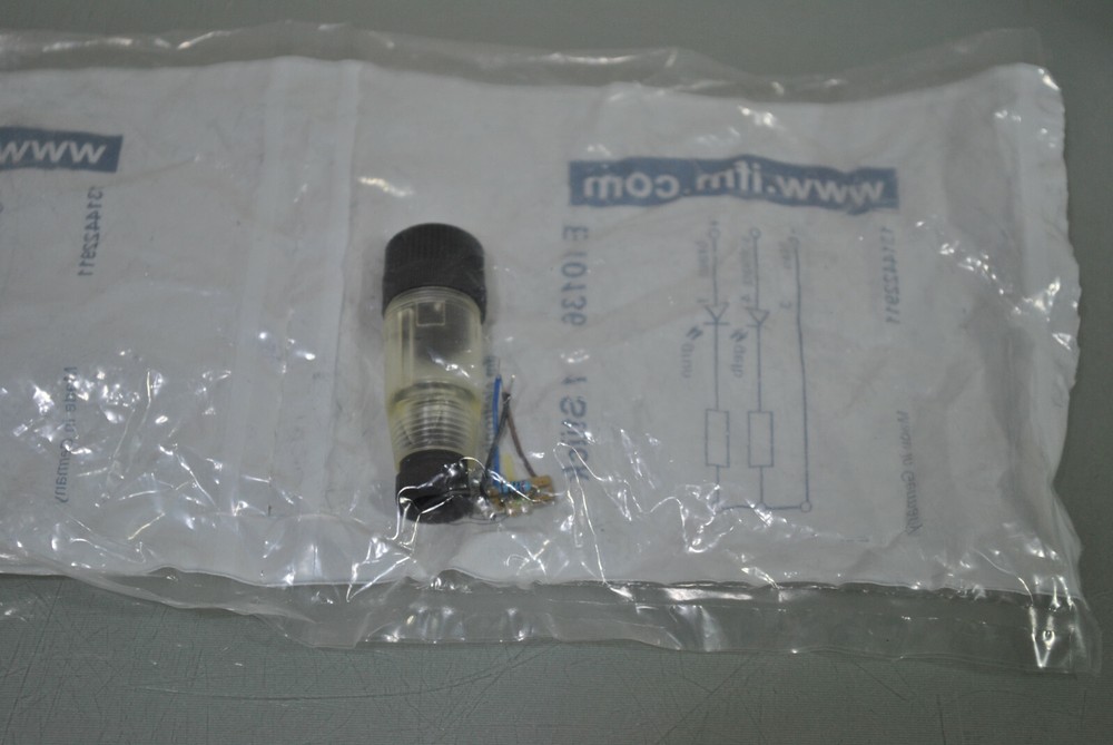 IFM Electronic E10136 Connector Female *bundle 4 pieces* (C4193-R59)