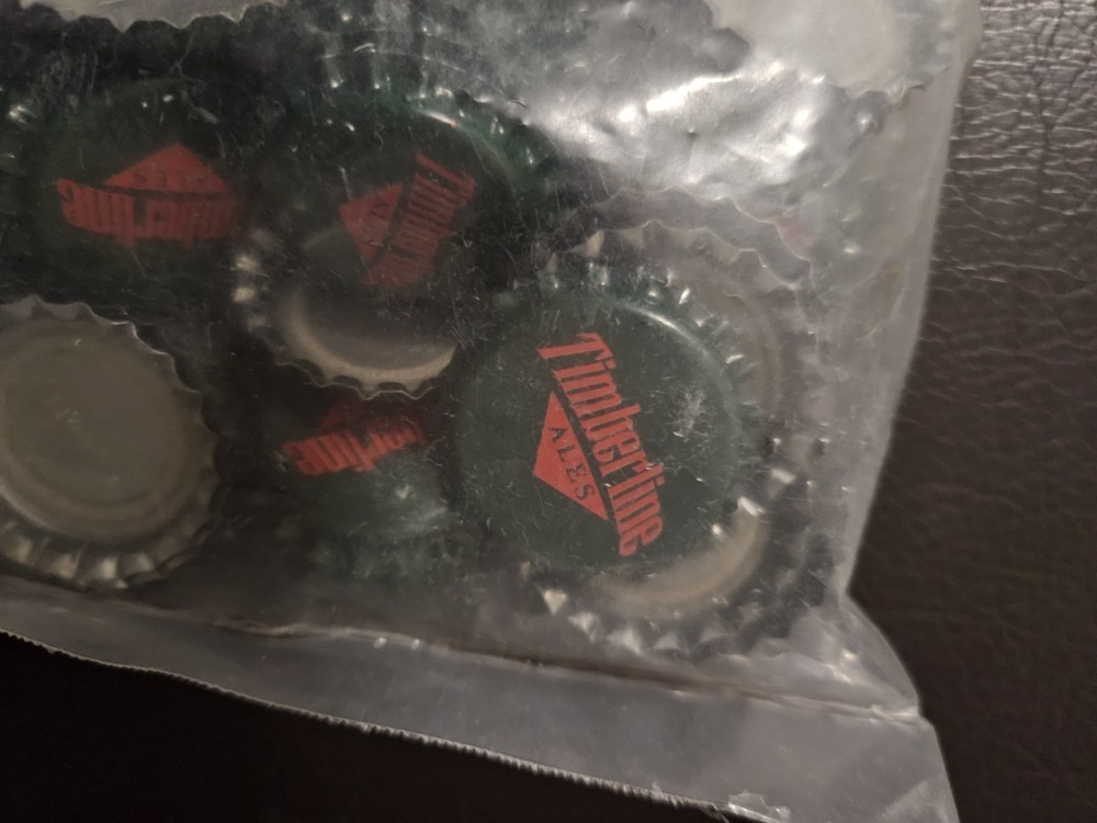 Beer Brewing Crown Caps Mixed lot (150) & labels