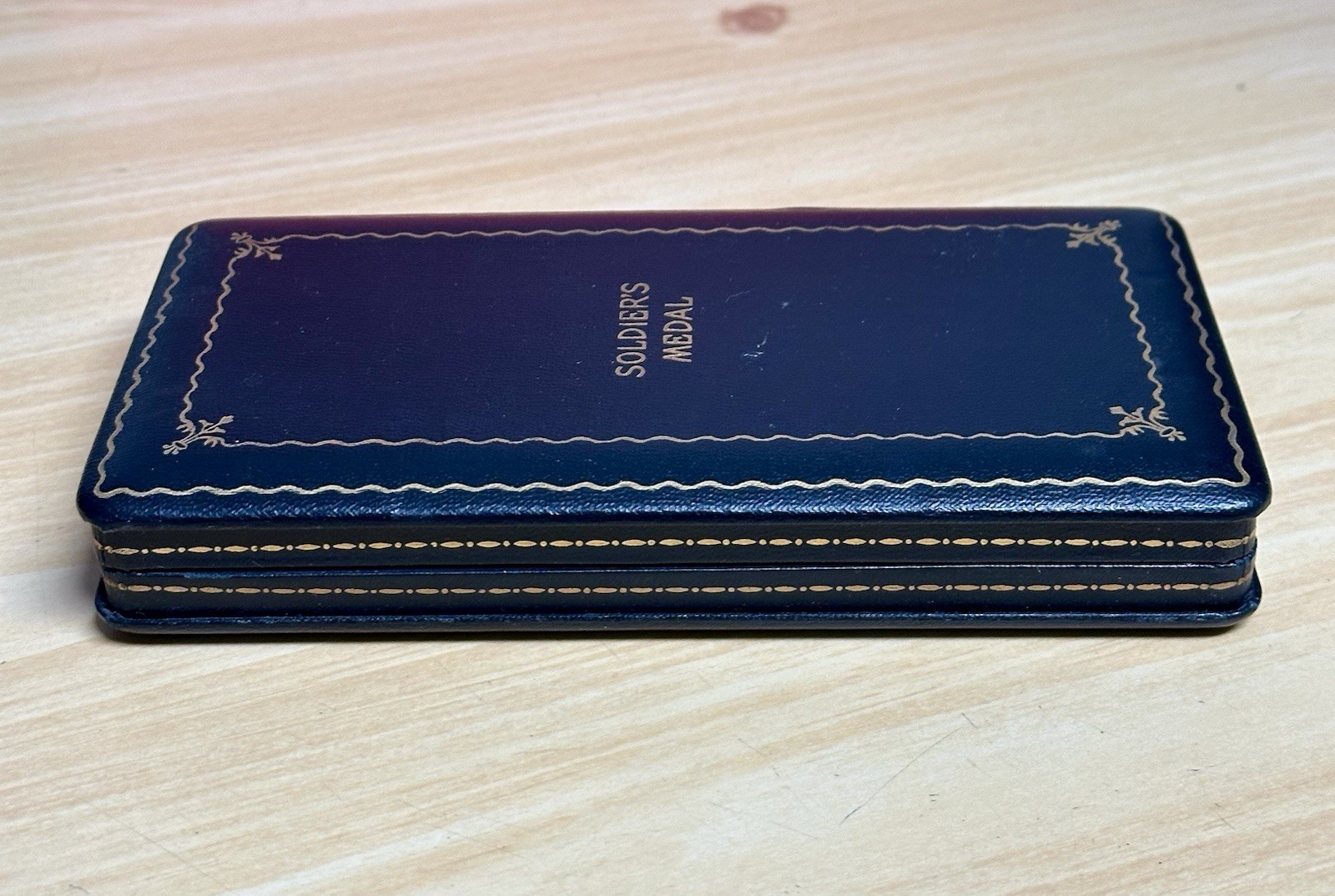 WWII US SOLDIERS MEDAL CASED SET