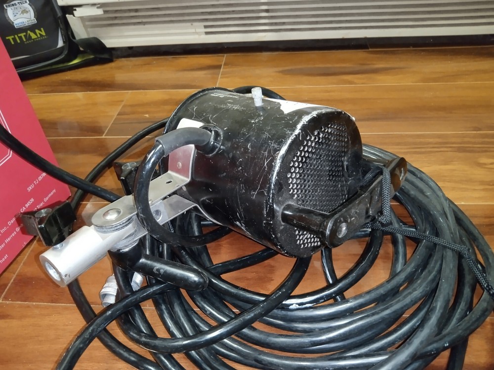 Speedotron 102 Blackline Studio Strobe Flash Head Fair No bulb Needs Lamp Socket