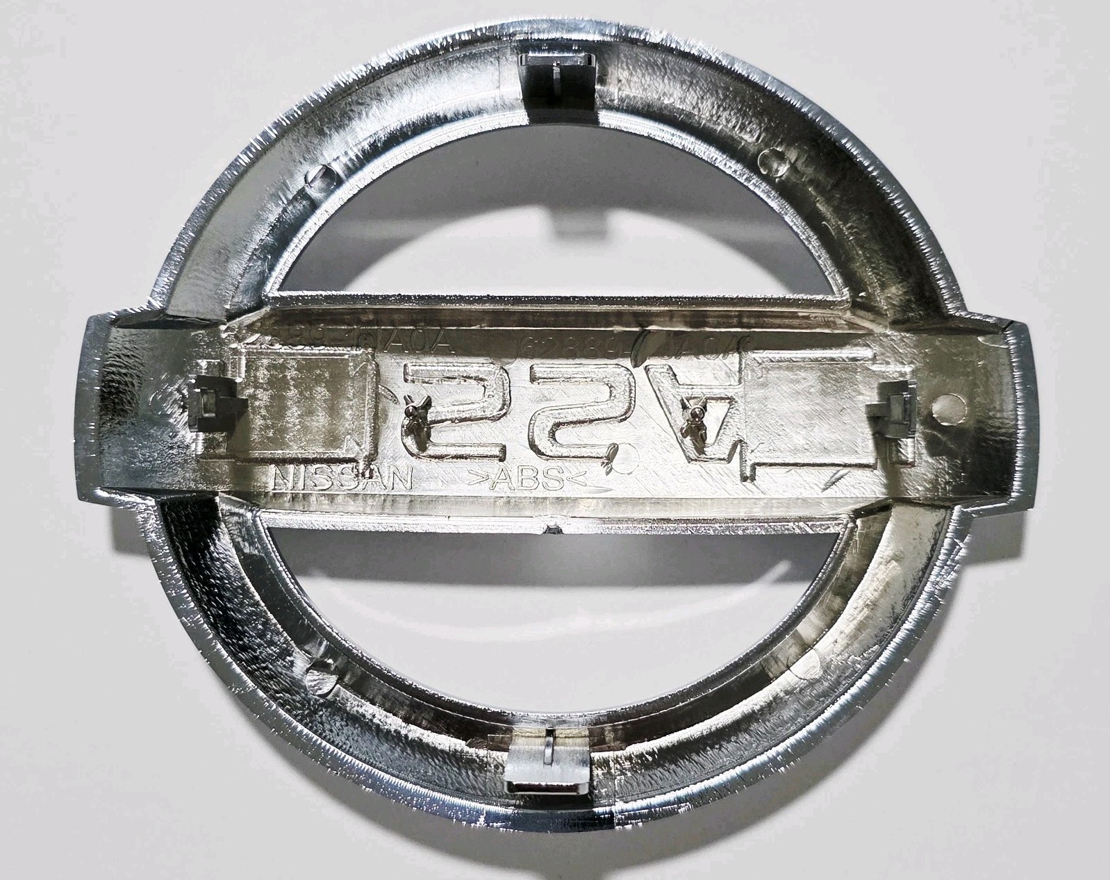 Nissan Rogue Front Grille Emblem 2010 2011 2012 2013 2014 2015 2016 2017 2018