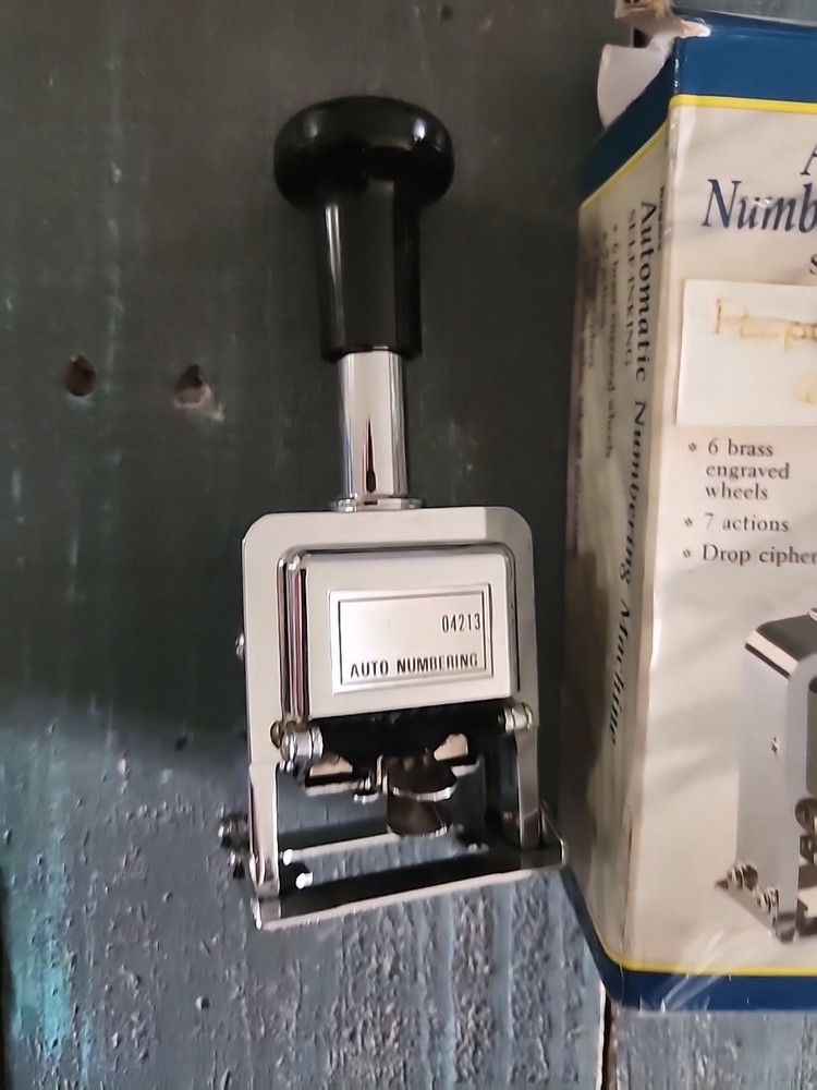 ROGERS AUTOMATIC NUMBERING STAMP MACHINE WITH BOX