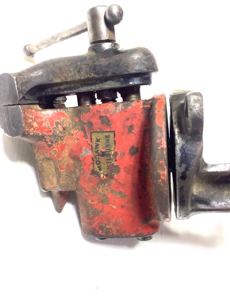 Mohawk Melburne vise w/2-1/2" jaws broken mount