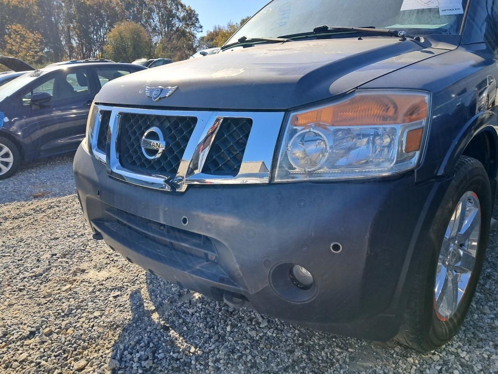 ARMADA 2010 Glove Box 4863353