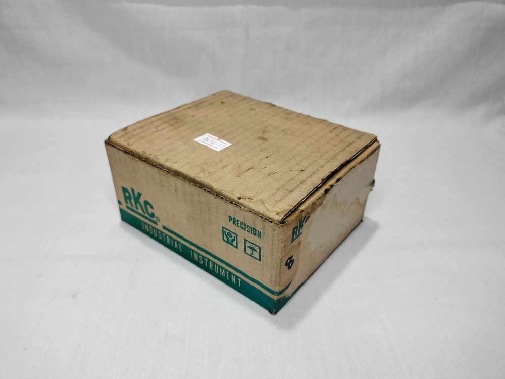 RKC Instruments CB400 FK03-V*AB-NN/A/Y Digital Temperature Controller