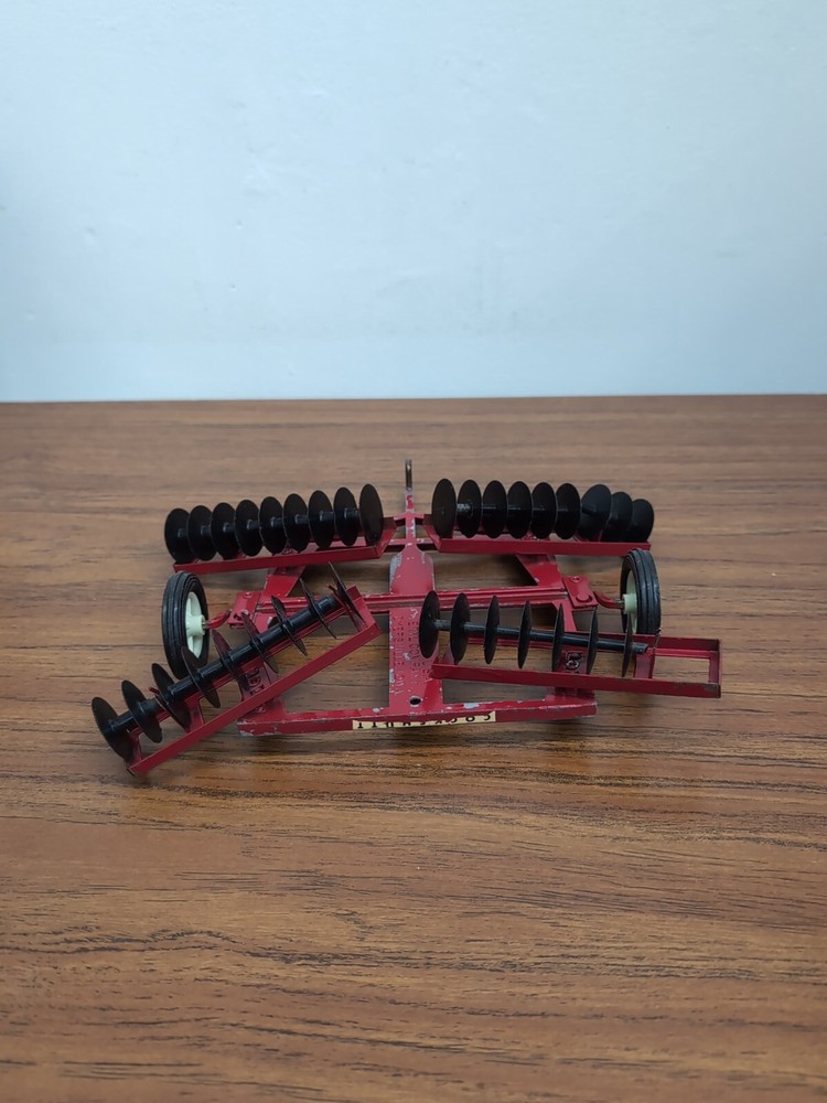 1/16 Ertl Farm Toy Cockshutt Disk