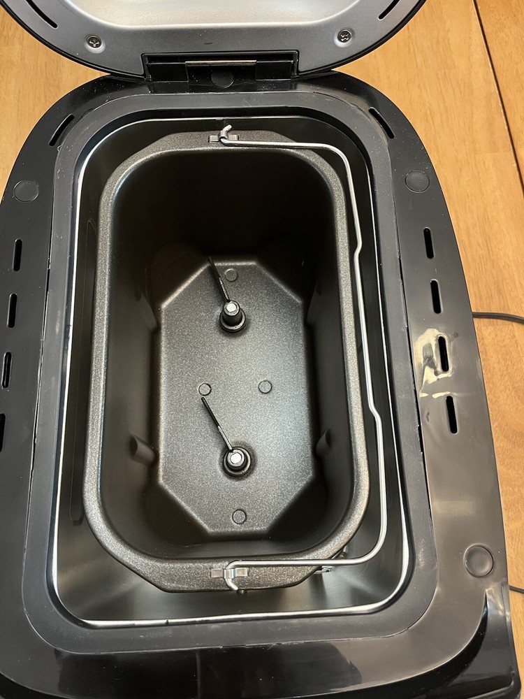 West Bend Bread Maker Machine #41300 Programable Black/SS