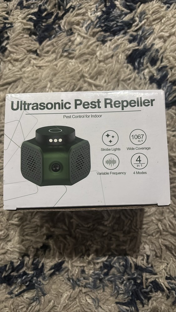 Ultrasonic Pest Repeller Strobe Light Variable Frequency 4-in-1 Modes