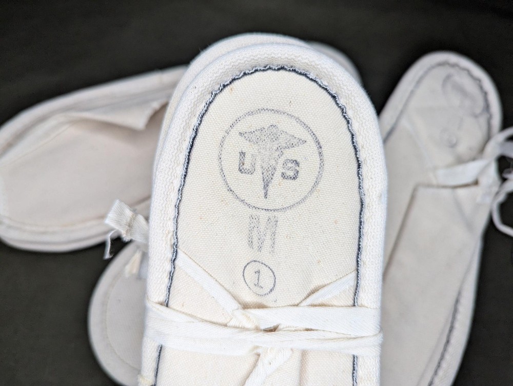 Vintage WWII era US Hospital Slippers Medical Shoes Medium 1940s New Old Stock