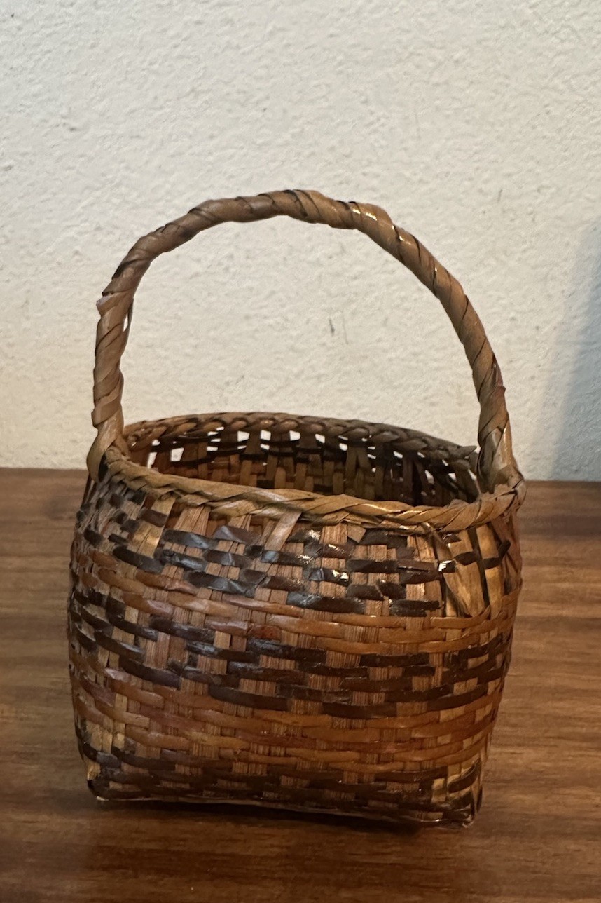 Antique Native American Choctaw River Cane Straw Handled Basket - 6" tall