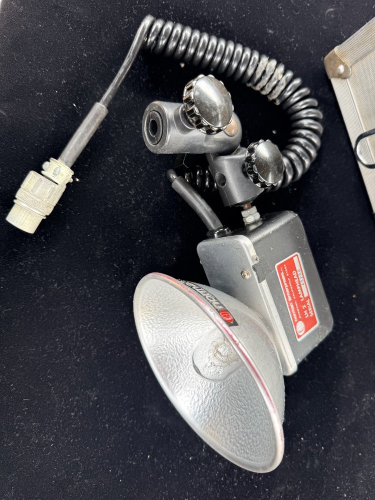 Norman 200B Portable Flash System with carrying case