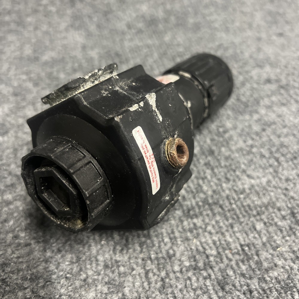 Dayton 4ZM22 1/2" Filter Regulator Used