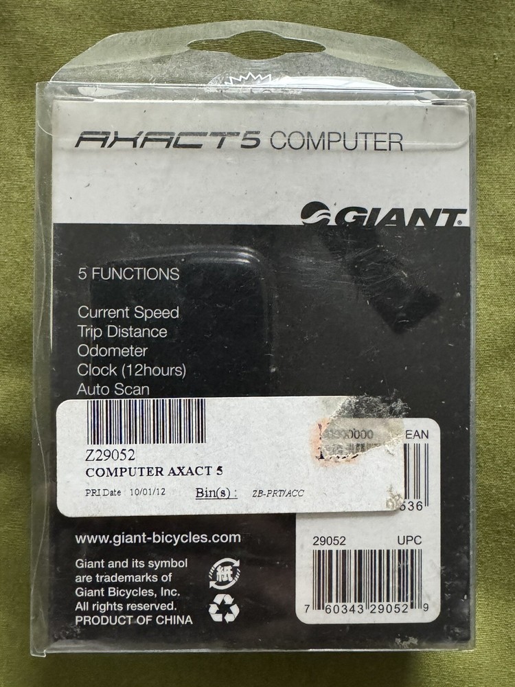 NEW Giant Axact 5 Wired Cycle Computer Bicycle Silver Universal NIP