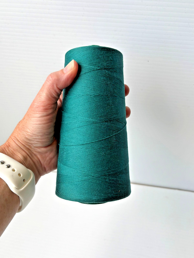 A&E D-Core Thread Tex 60 Green #32244, 3 cones, 6000 yds ea cone