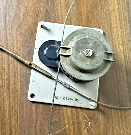 BENDIX AUTOPILOT SERVO MOUNT PN 3604329-0502 - Working as Removed