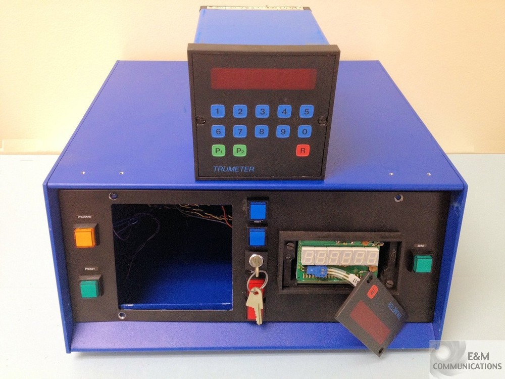 8031 8007 TRUMETER ELECTRONIC DIGITAL COUNTERS WITH KEY LOCK ENCLOSURE