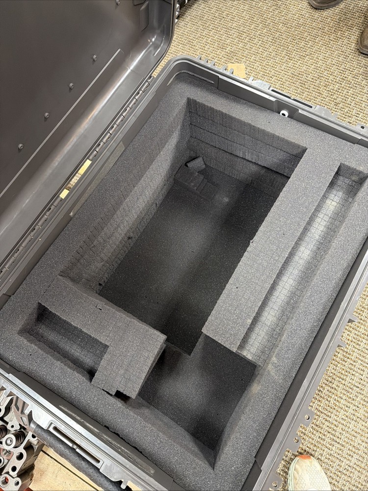 Condition 1: 33" LARGE CASE #2152