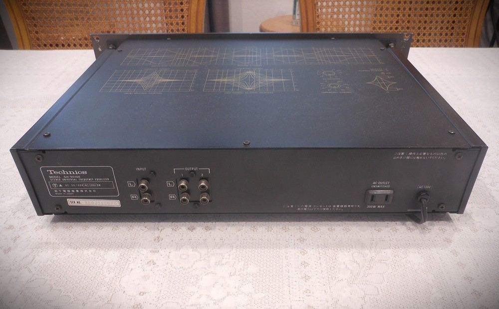 VERY NICE TECHNICS SH-9010 (E) PROFESSIONAL AUDIO EQUALIZER, WORKS BEAUTIFULLY!