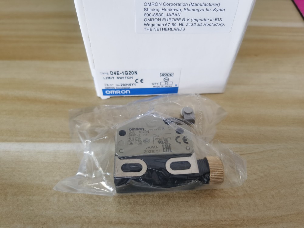1PCS Omron D4E-1G20N D4E1G20N Limit Switch -New