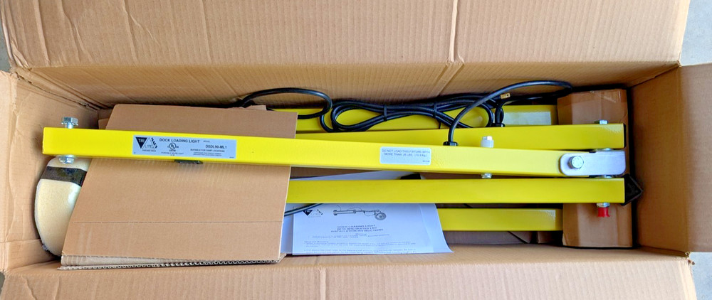 TRI Light DSDL90-ML1 Dock Loading Light 90" LED