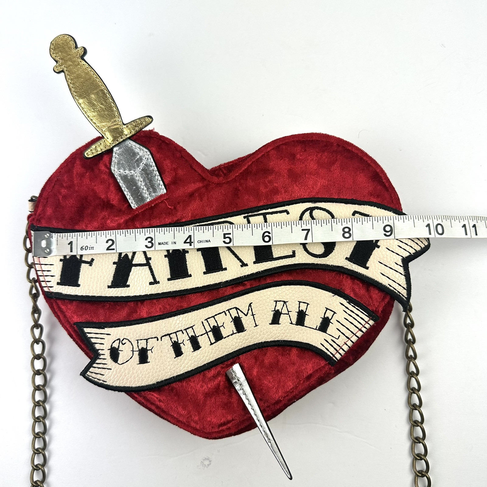 Oh My Disney Store Snow White Fairest of Them All Crossbody Bag Heart Chain New