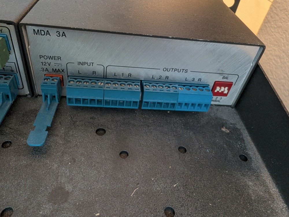 Extron MDA 3A Audio Distribution Amplifier 60-440-01 Used