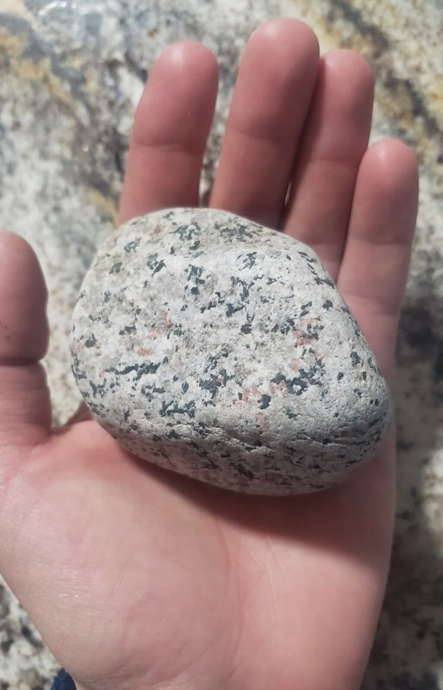 Yooperlite 10.39oz FLUORESCENT SODALITE