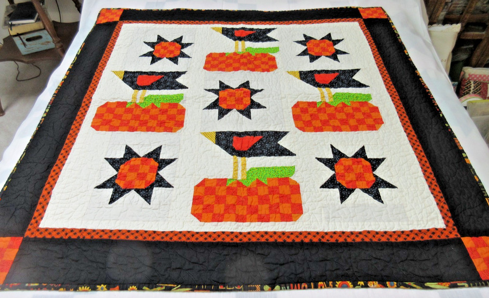 CROWS & PUMPKINS Pieced Wall Hanging/Lap Quilt 43 x 43" COMPLETED 2019