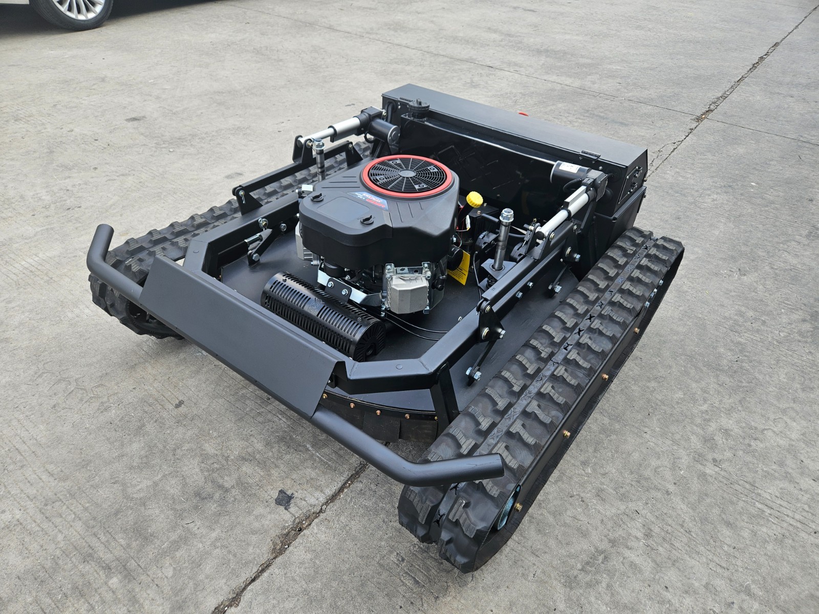 27HP Robot lawn mower sale！ Remote Control Lawn Mower 65° Climbing Free shipping