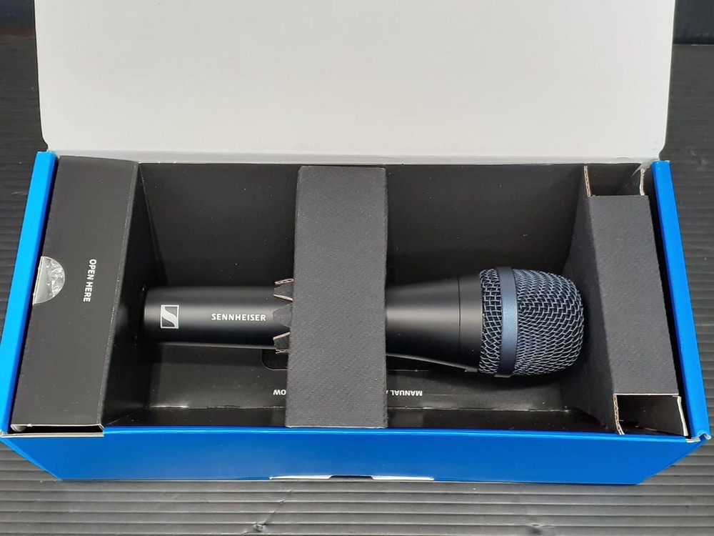 SENNHEISER Dynamic Microphone E 935 Used
