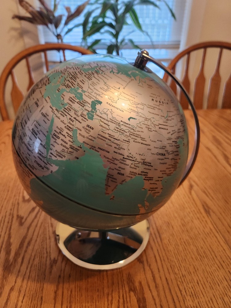 Beautiful Globe. Excellent Cond.