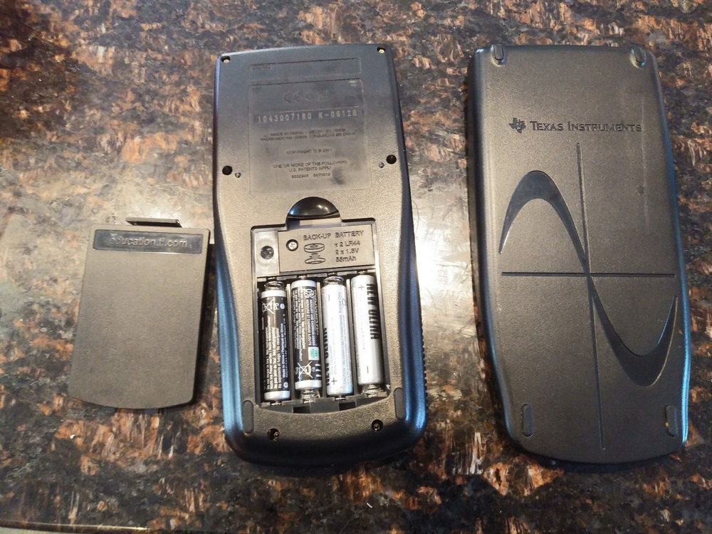 Texas Instruments TI-83 Plus Edition Graphing Calculator + 4 AAA Batteries EUC!