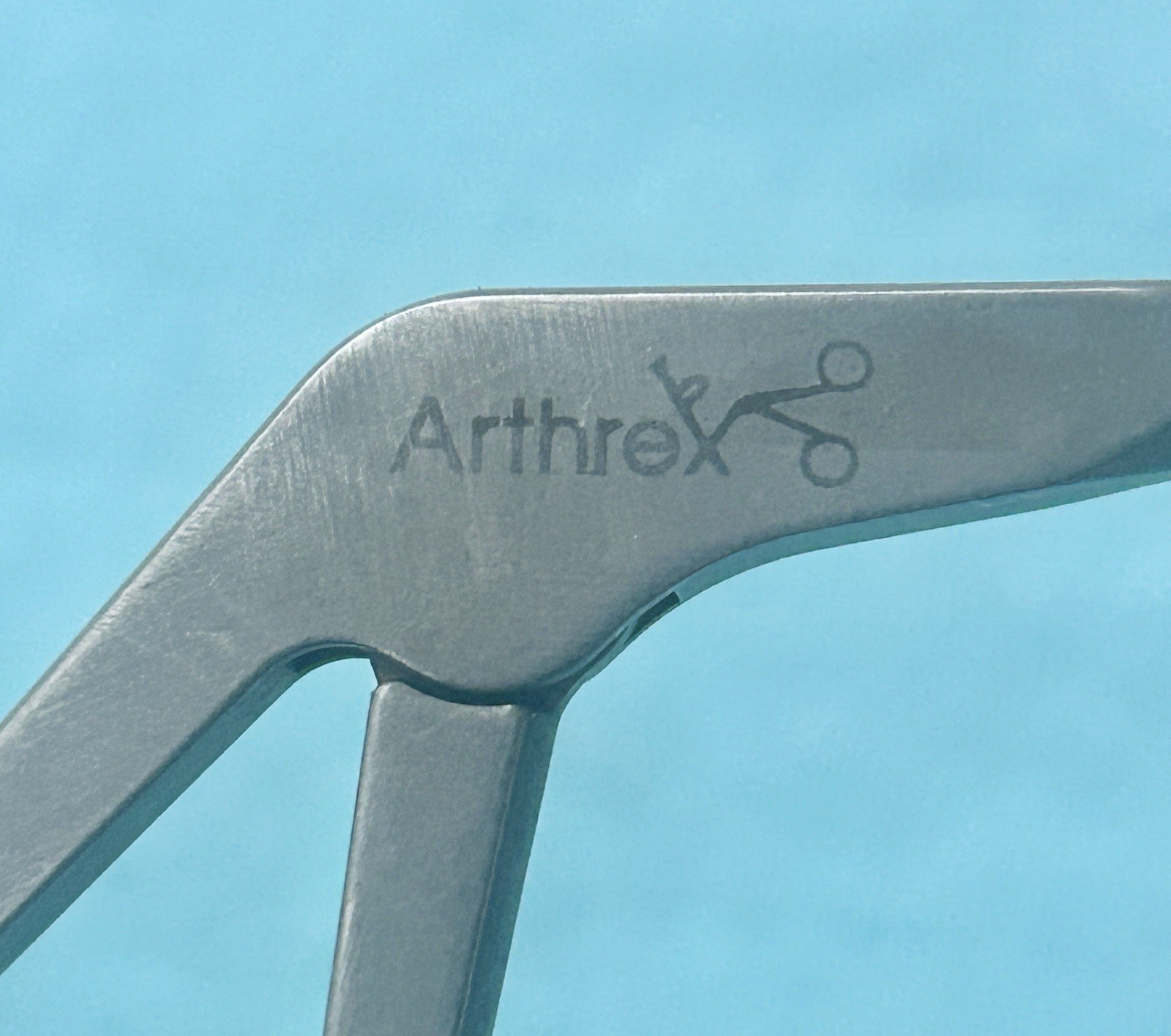 Arthrex Ar-12140 Serrated Straight Tip 3.4mm Arthroscopic Scissor