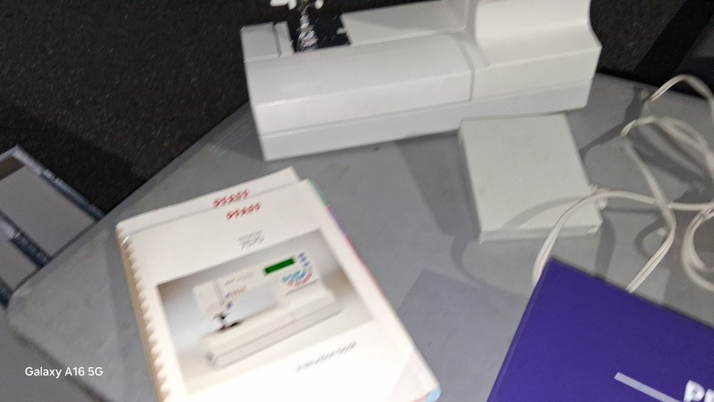 PFAFF creative 7570 Computerized Sewing/Embroidery Combo Machine w/ Accessories