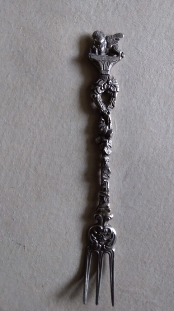 "Candlelight Silver" set from "Around-the-World Shoppers Club"--worn box, paper