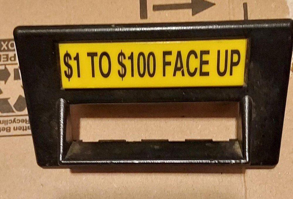 IGT  SPlus Bill Validator Lamp Board 1 bulb 1 socket untested b