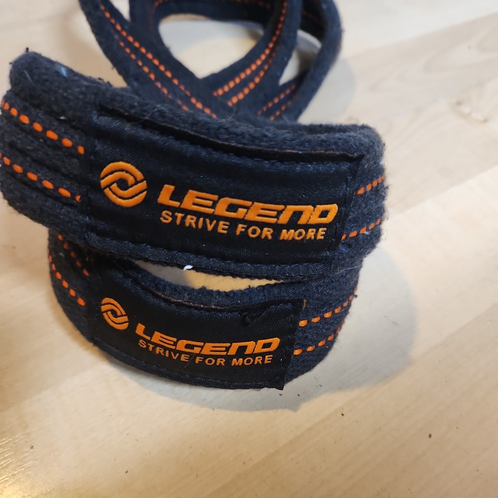 Legend Black And Red, Figure 8 Lifting Straps