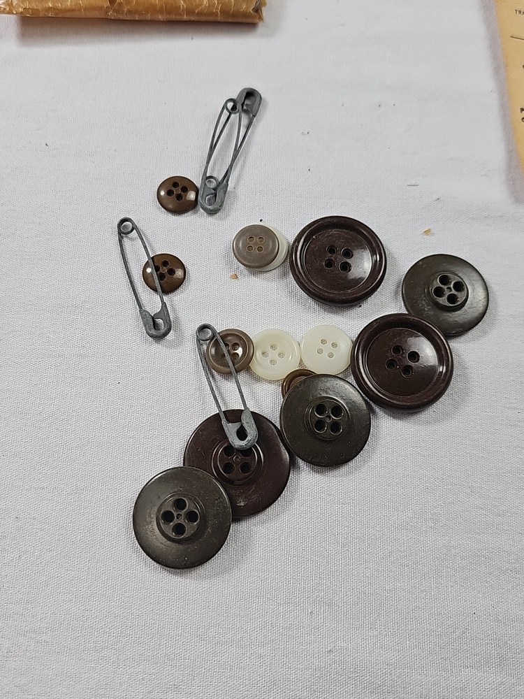 WWII American Red Cross Sewing Kit Needles, Thread, Buttons, Instruct E-Z Thread