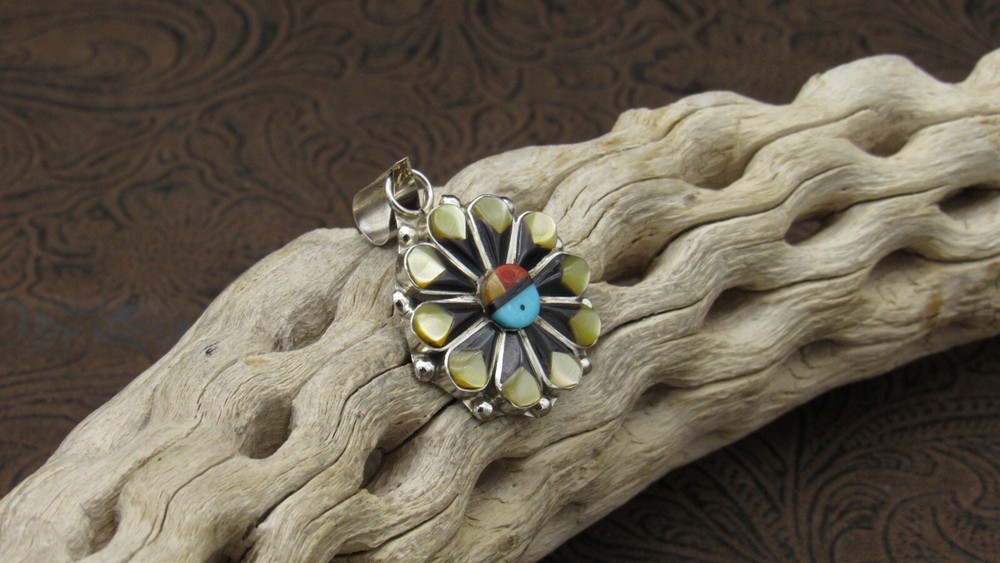 *Multi-stone Inlay Sunface Pendant+