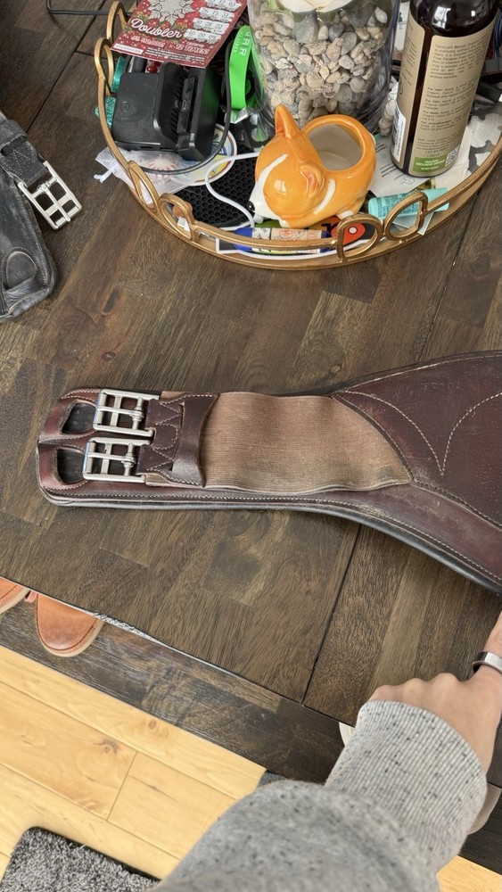 Devoucoux Brown Short Girth Size 28